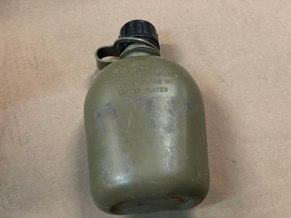 1QT Canteen with ACU Pouch - Genuine USGI Military Canteen 1 Quart UCP Cover