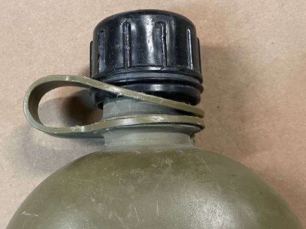1QT Canteen with ACU Pouch - Genuine USGI Military Canteen 1 Quart UCP Cover
