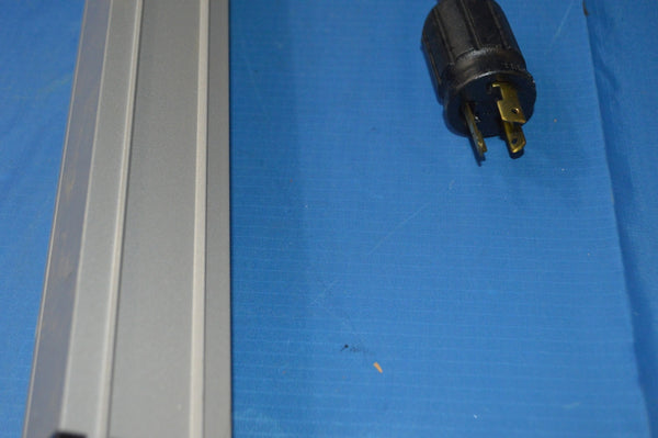 Wiremold 8 Outlet 15 Amp Industrial Powerstrip nsn: 6150-01-499-5193