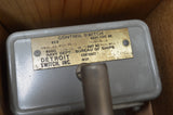Detroit 222-32NL1 Thermostatic Control Switch NSN:5930-00-259-3362 P/N: 222-32NL1-2222006