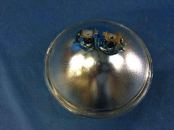 Textron Marine & Land Systems 4572 Incandescent Lamp 28V 150W PAR-46 Model:MS18006-4572 NSN:6240-00-295-2421