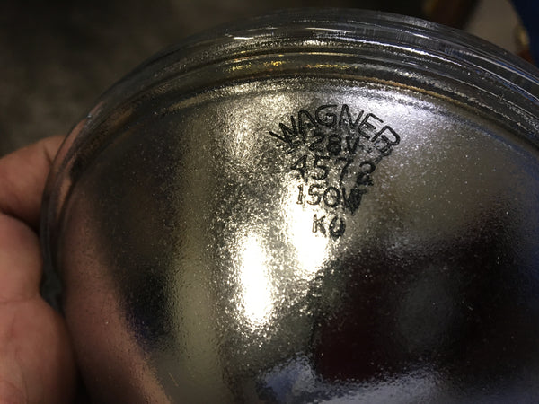 Textron Marine & Land Systems 4572 Incandescent Lamp 28V 150W PAR-46 Model:MS18006-4572 NSN:6240-00-295-2421