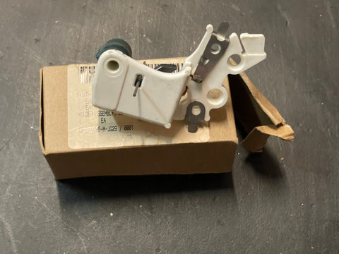 Delco Remy 39-102 Electrical Contact Brush Holder Assembly NSN:5977-01-070-9812