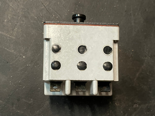 Sensata Technologies 122A698-1 Circuit Breaker NSN:5925-00-755-5798