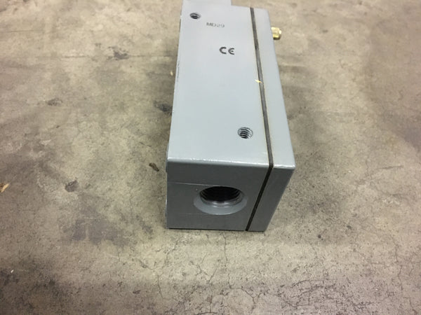 New Allen Bradley 802X-A4 Limit Switch, Lever Type