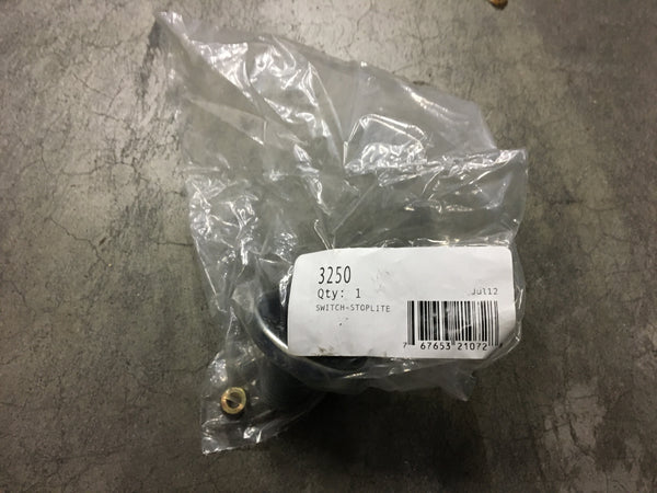 NOS Berg Push Switch, Air Press, 175 PSI MAX, NSN:5930-01-407-7486 Model:1125166C1