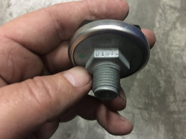 NOS Berg Push Switch, Air Press, 175 PSI MAX, NSN:5930-01-407-7486 Model:1125166C1