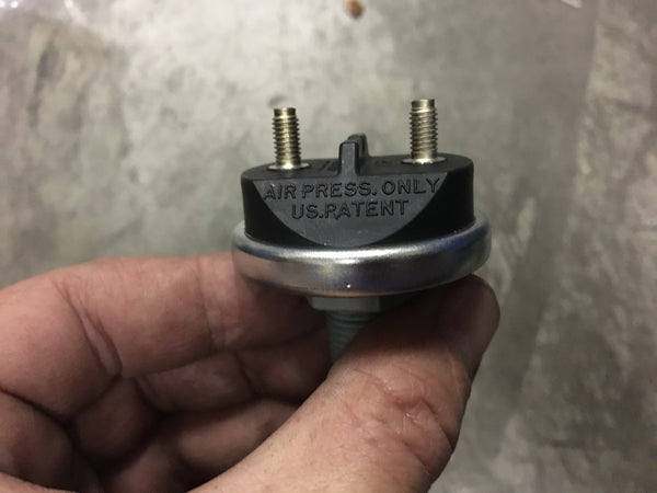 NOS Berg Push Switch, Air Press, 175 PSI MAX, NSN:5930-01-407-7486 Model:1125166C1