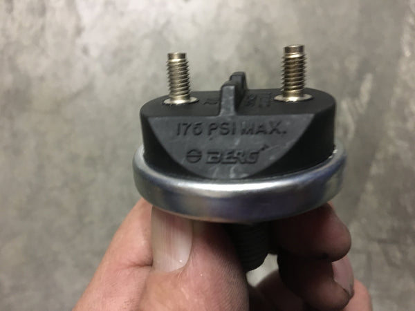NOS Berg Push Switch, Air Press, 175 PSI MAX, NSN:5930-01-407-7486 Model:1125166C1